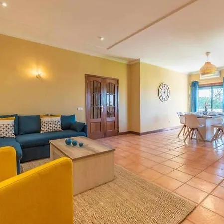 Casa Luisa - Apartamento Com 3 Quartos 別荘 オーリョス・デ・アーグァ