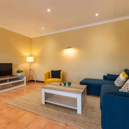 Casa Luisa - Apartamento Com 3 Quartos 別荘 オーリョス・デ・アーグァ