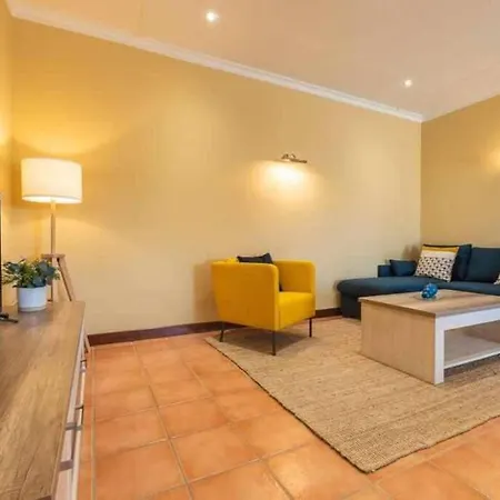 Casa Luisa - Apartamento Com 3 Quartos 別荘 オーリョス・デ・アーグァ